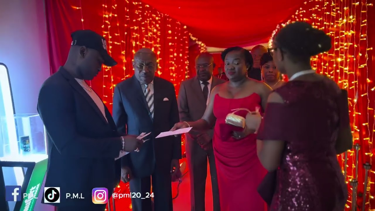 Ferre Gola en prestation au Nomad ( PML ) 