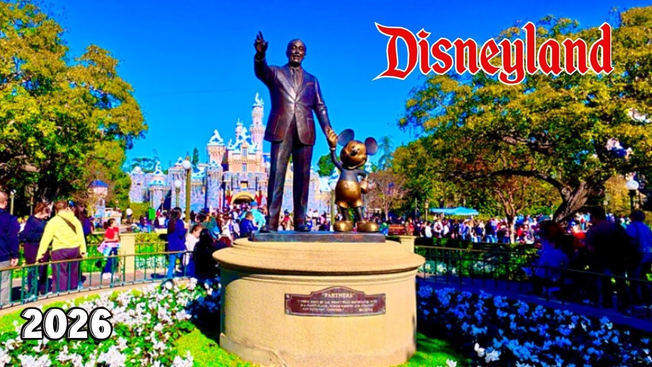 Disneyland Park Walkthrough | Mickey Mouse, Buzz Lightyear, Chewbacca and More! [4K POV]