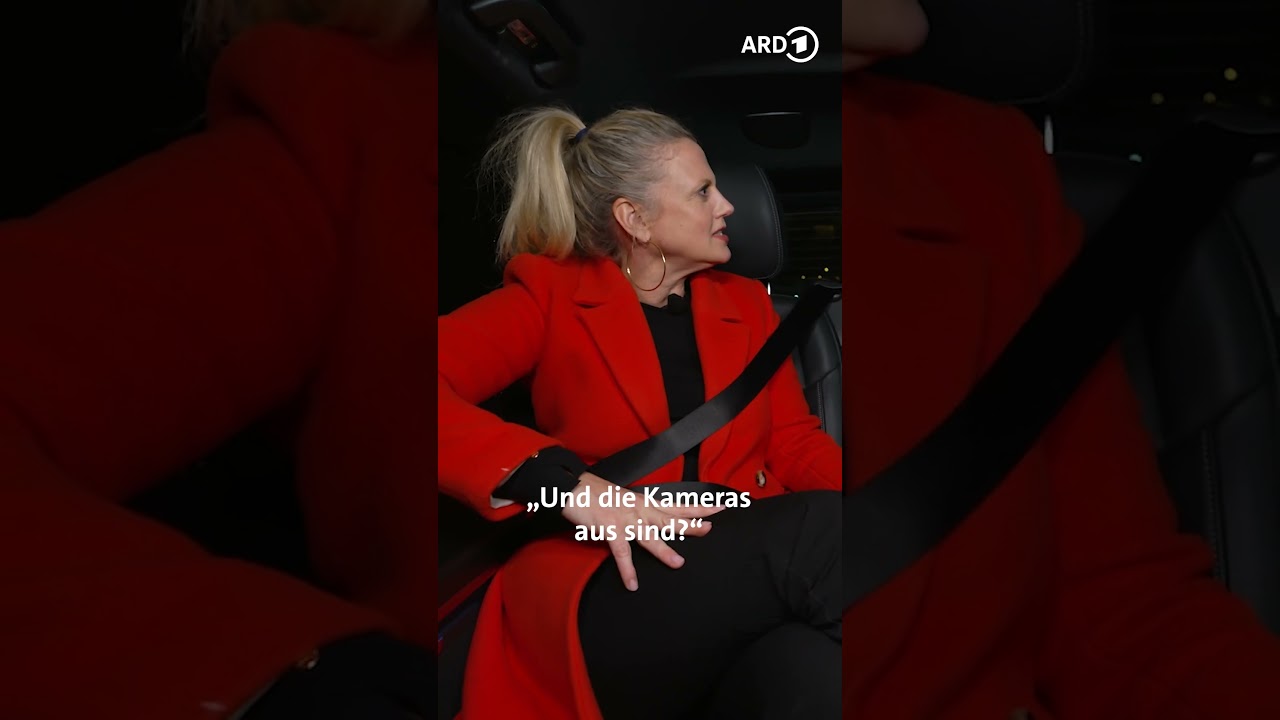 Barbara Schöneberger hat angefangen zu rauchen 