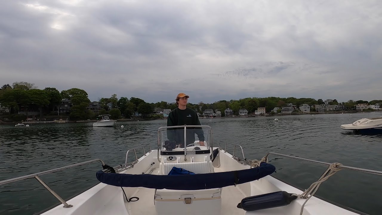 Boat Spotting in the Boston Whaler 170 Montauk!