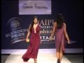 Model exposes butt in jaipur fashion week