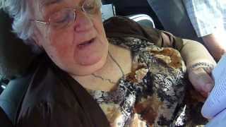 Lee y conversa Esther Celada de Anello