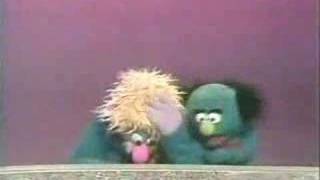 Classic Sesame Street - Harvey Kneeslapper 3 Sticks 