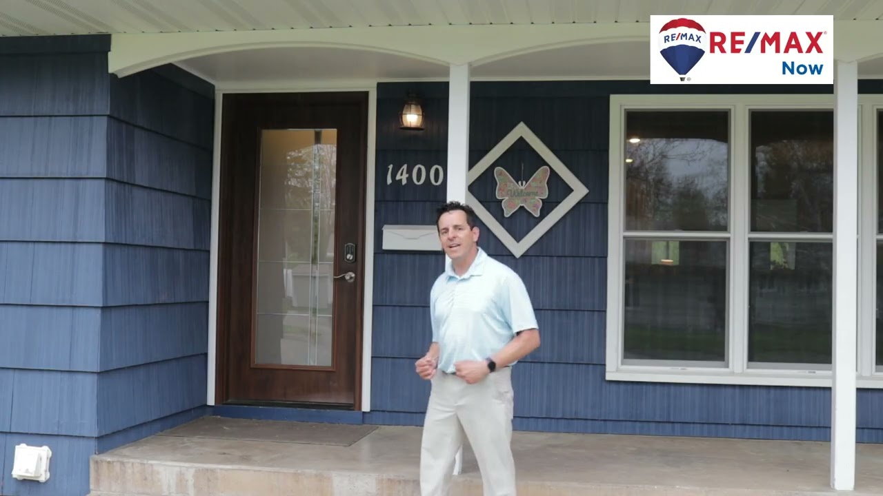 This 3 Bedroom 2 Bathroom home in Valley City ND is one you will want to see!!