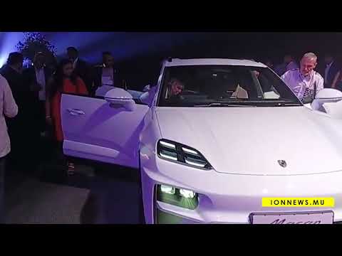 Lancement de trois nouvelles Porche au Trianon Convention Centre.