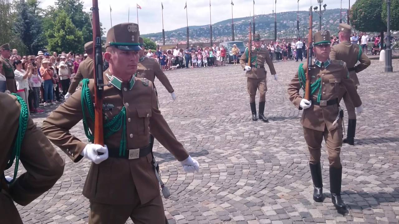 Lánykérés Sándor palota