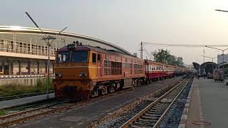 D.4414 ขบวนรถชานเมือง 301 กรุงเทพ-ลพบุรี ขณะออกชุมทางบางซื่อ 1/2/2564