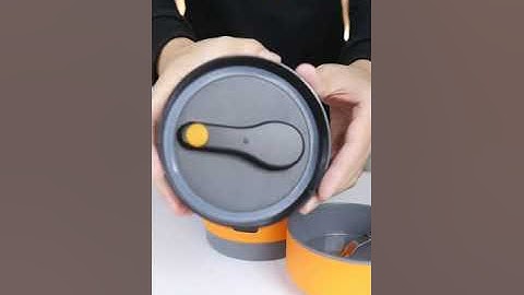 Hộp cơm giữ nhiệt hâm nóng bằng điện qua cổng sạc. Chất liệu vỏ nhựa, ruột inox 304, 3 tầng.