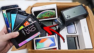 DUMPSTER DIVING PHONE STORE!! FOUND IPHONES, SAMSUNGS AND MORE! JACKPOT! *OMG*