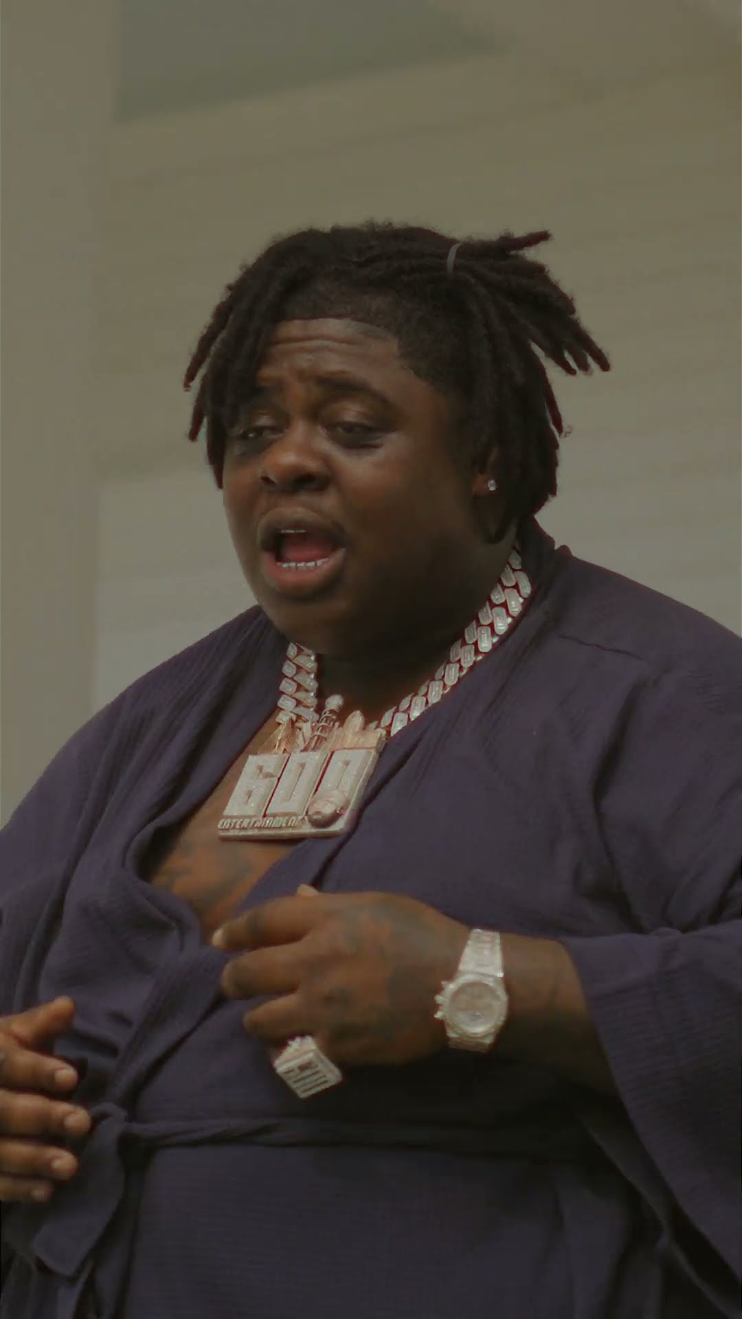 They be hatin on me because im the biggest, the largest ??