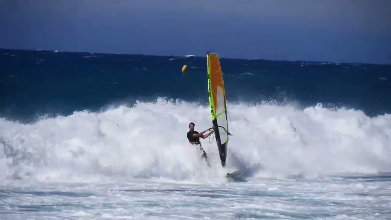 windsurf waveriding à Lozari en Haute-Corse