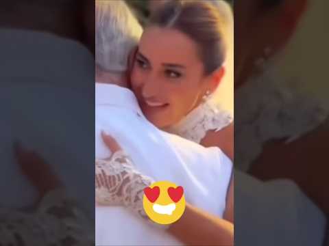 لحظه مؤثره بين الفنانه امينه خليل ووالدها في فرحها الثاني في اليونان افراح