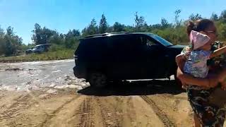 Мой прадо 120 дергает ниву на off road.