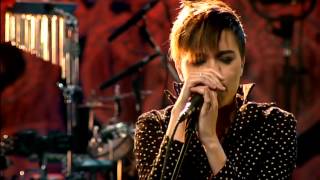 Video thumbnail of "Maria Gadú - "Trem das onze" / "I know I'm no good" - DVD Multishow Ao Vivo [Vídeo Oficial]"