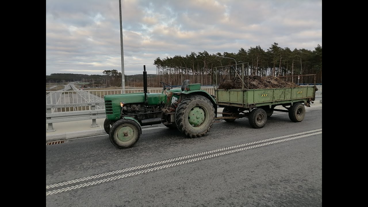 Transport obornika  Ursus 4011/ Dźwięk silnika/ 5 bieg i opór