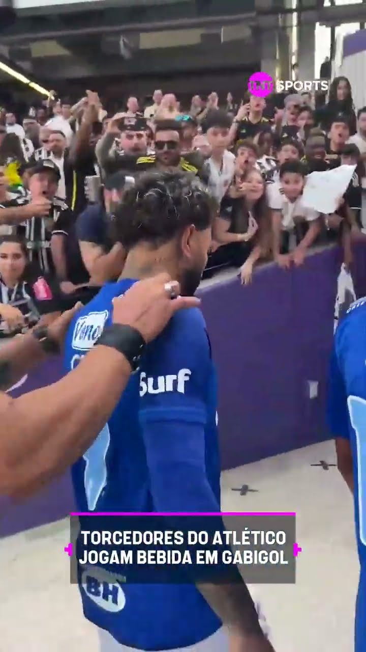 AÍ NÃO, GALERA!? Um torcedor do Galo jogou bebida em Gabigol após o jogo contra o Cruzeiro #shorts