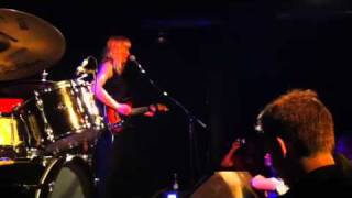 Video thumbnail of "Wye Oak - Doubt"