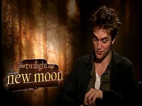 Robert Pattinson New Moon talks about his looks wi...