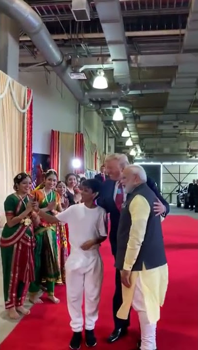 PM Modi & President Trump interacted with a group of youngsters at during #HowdyModi event