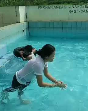 ABG hot renang pake baju transparan Keliatan jelas #abghot #hot