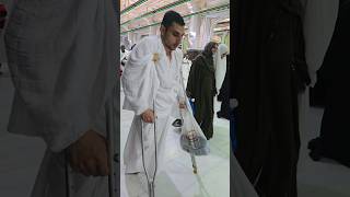 Download Lagu Dono Pair Se Viklang Umrah Kar Raha He 😥🕋 Masjid Al Haram Saudi Arabia #umrah #shorts #islamicvideo MP3