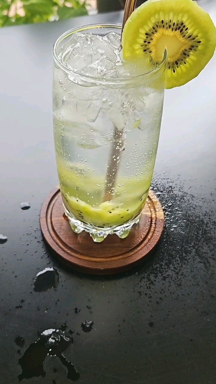 Kiwi Mojito #kiwidrink #kiwimojito #summerdrinks #kiwi - YouTube