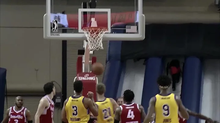 Alex Caruso gets it to go at the buzzer