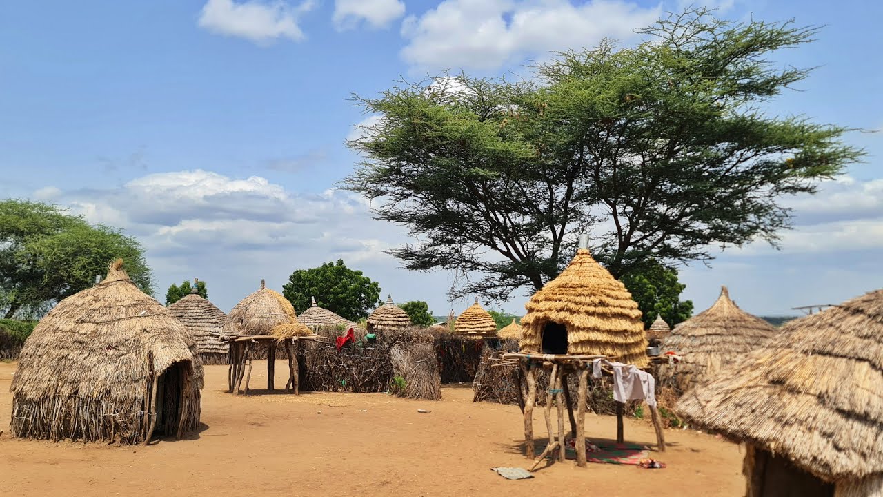 NYANGATOM tribe. Their warriors fight against other ethnic groups in the Omo Valley - Ethiopia.
