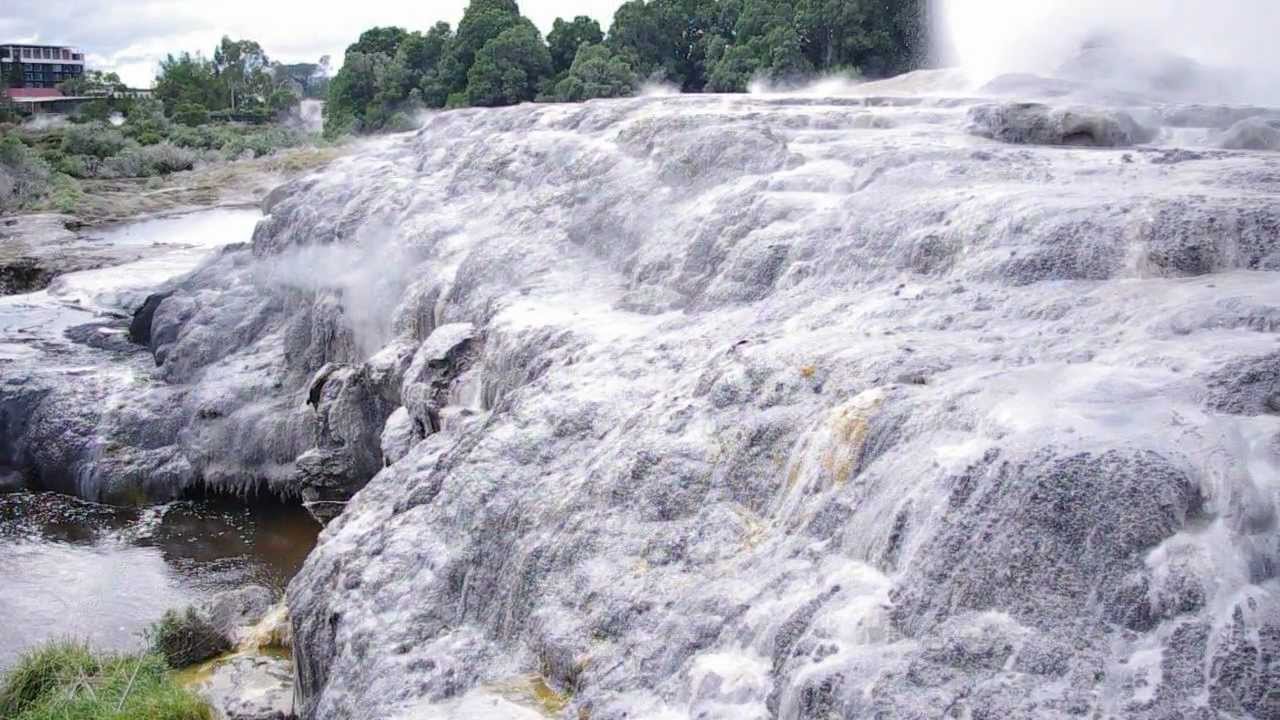 Geyser Pohutu