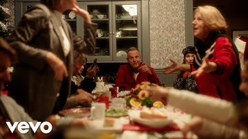 Matthew West - Dysfunctional Family Christmas (Music Video)