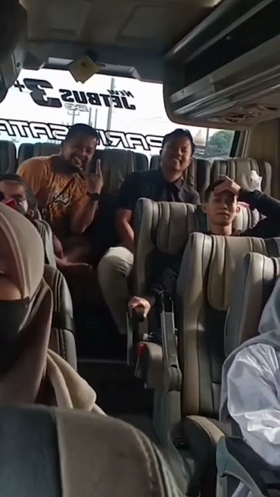 Suasana di dalam bus
