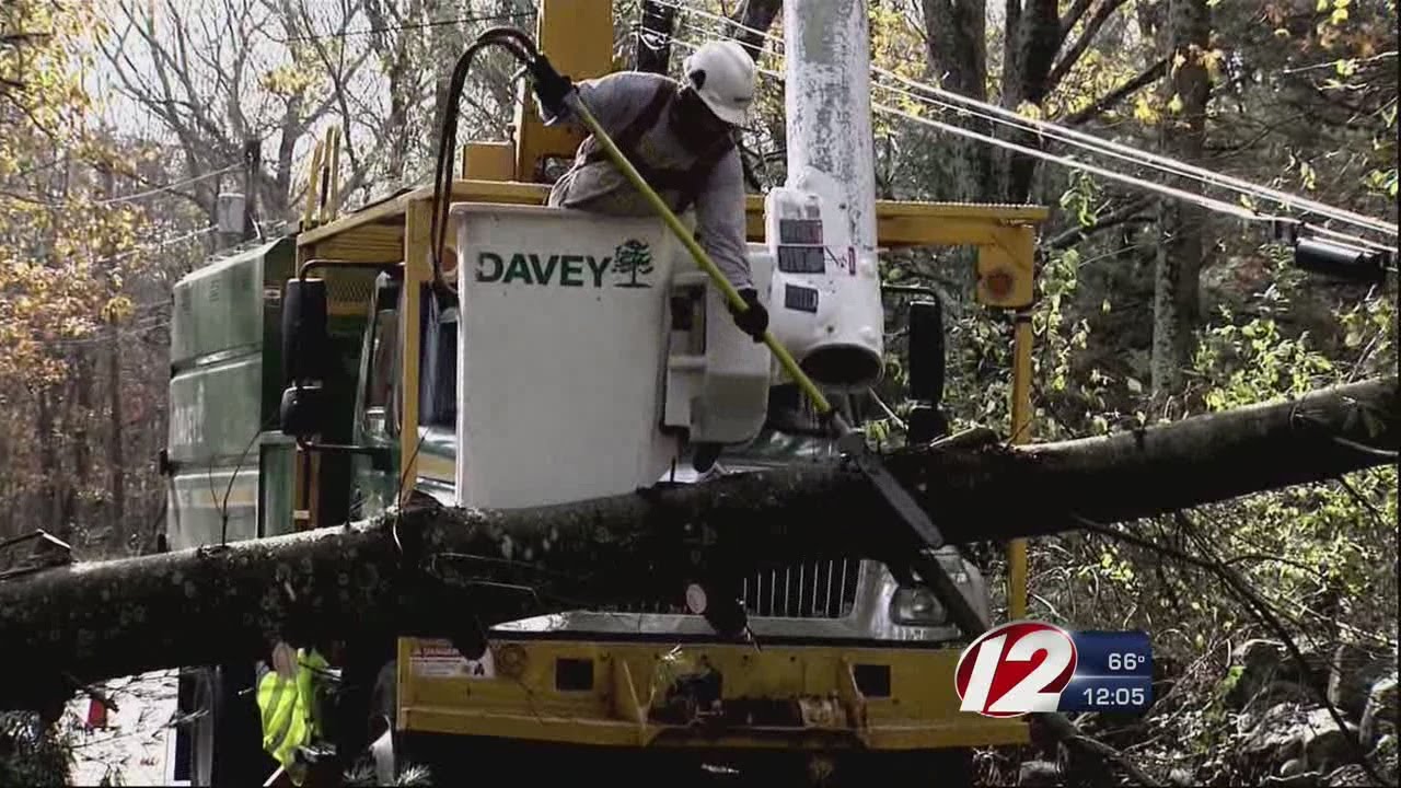 National Grid continues working to restore power across RI, Mass.