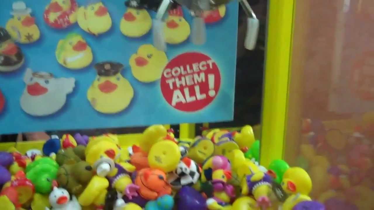 Rubber duck claw machine - YouTube