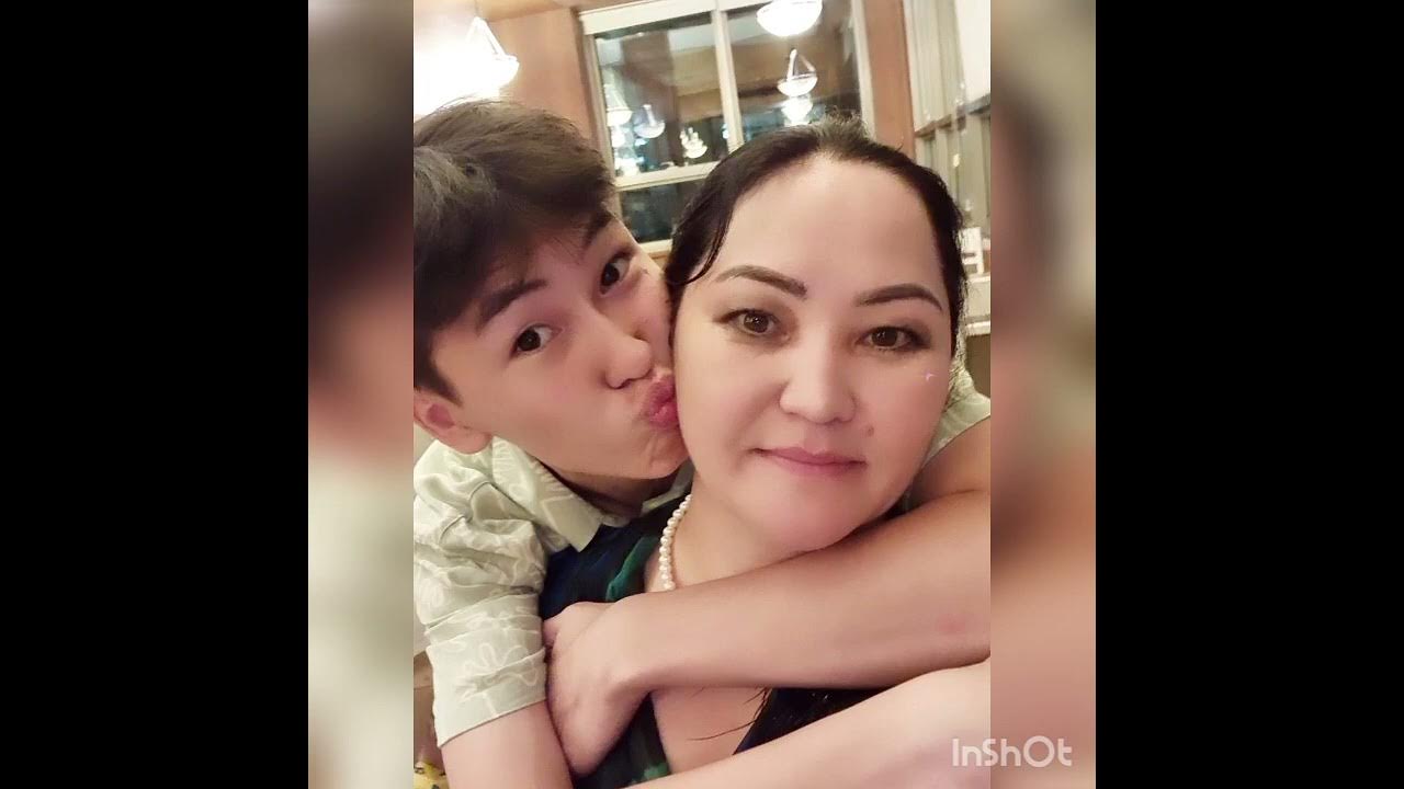 Лесбиянка құрбысының емшегін сипап тұр (фото) Лесбиянка құрбысының емшегін сипап тұр (фото)