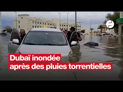 Les rues de Dubaï inondées par les eaux