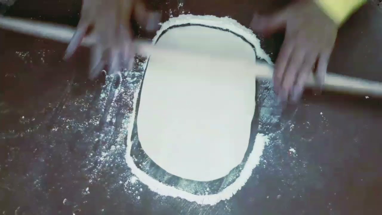 الفطيرالابيض الطري الصعيدي وازاي بمعلقة زيت استحالة الفطير يتقطع معاكي في الفرد  بسرعة شوفي طريقتي 👍