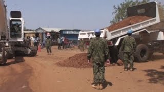 陸自、ＰＫＯ活動を開始　南スーダンで道路工事