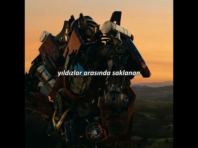 Optimus Prime'ı seslendiren usta seslendirme sanatçısı Ayhan Kahya, 57 yaşında hayatını kaybetti. class=