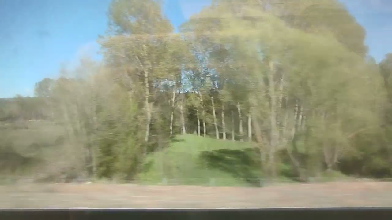 viaje en Renfe alvia 130 de León a Pola de Lena por la variante de pajares