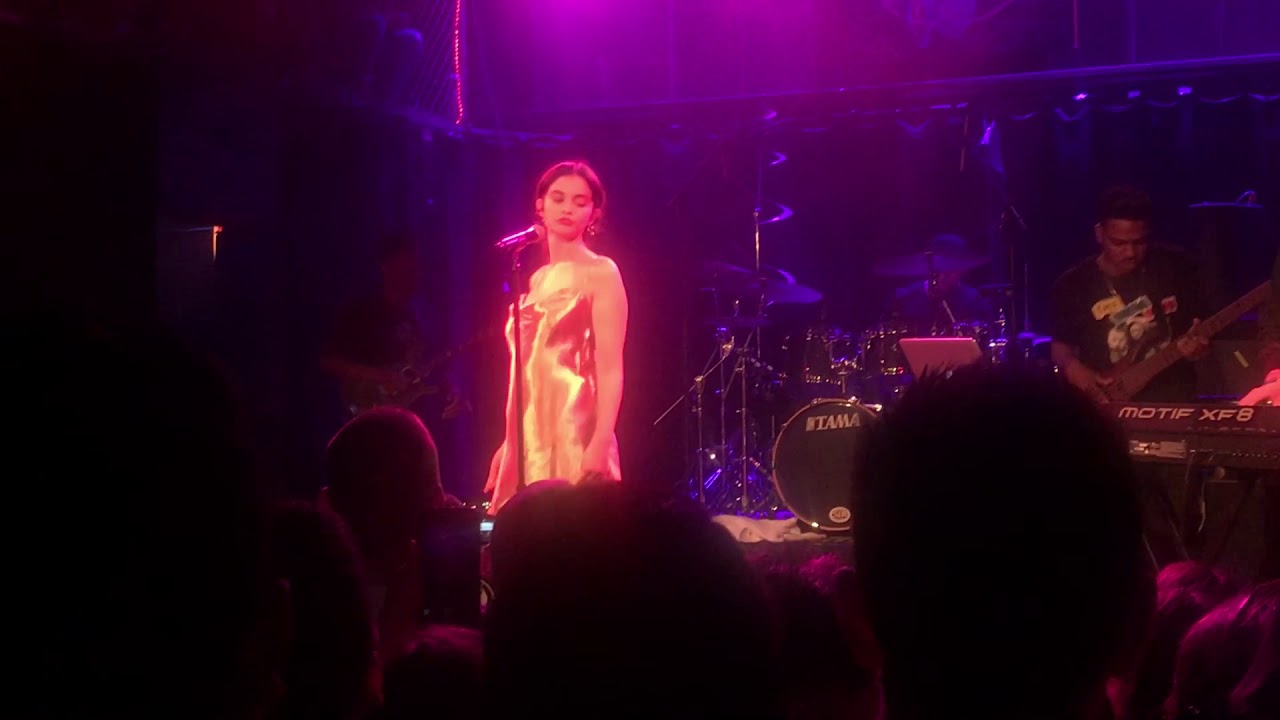 Sabrina Claudio Confidently Lost Lollapalooza Aftershow - YouTube