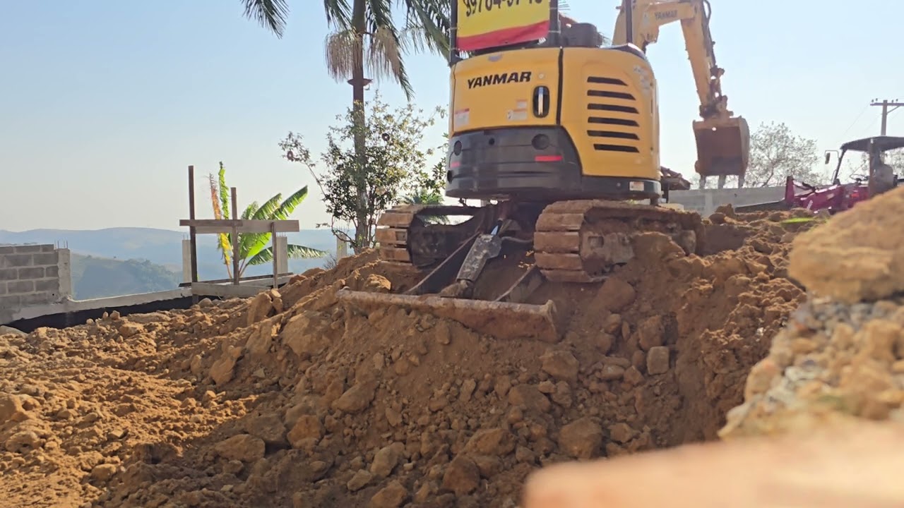 MINI ESCAVADEIRA YANMAR VIO 20