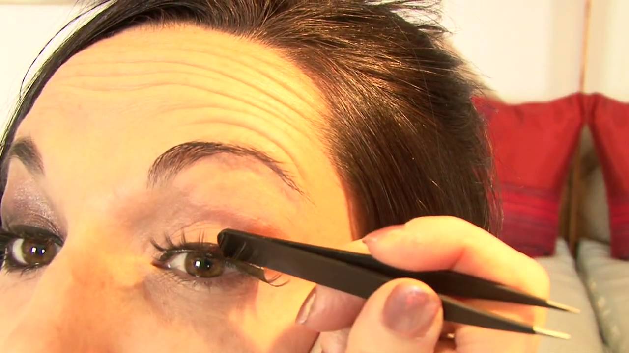How to apply False Eyelashes tutorial - YouTube