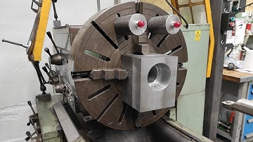 Turning/Boring hole in bearing houses for brass/bronz bearings to be shrink fittet into. Slowmotion