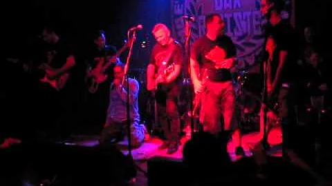 Banda Bassotti - L.M.L.T. Ska, live per DAX @ Rozzano (cover Senza Sicura)