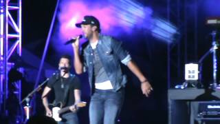 Video thumbnail of "Luke Bryan -  Rain Is A Good Thing @ Country USA 2016"