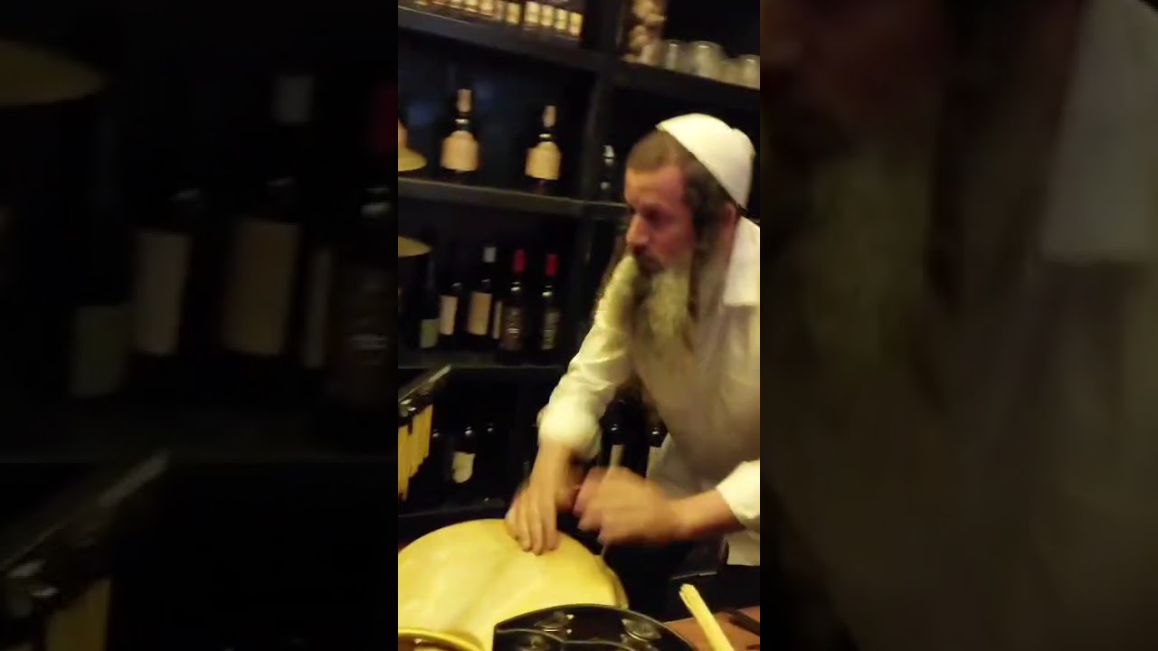 מי יתן לי אבר כיונה:עקיבא גרומן & הקלידן יואלי יורוביץ