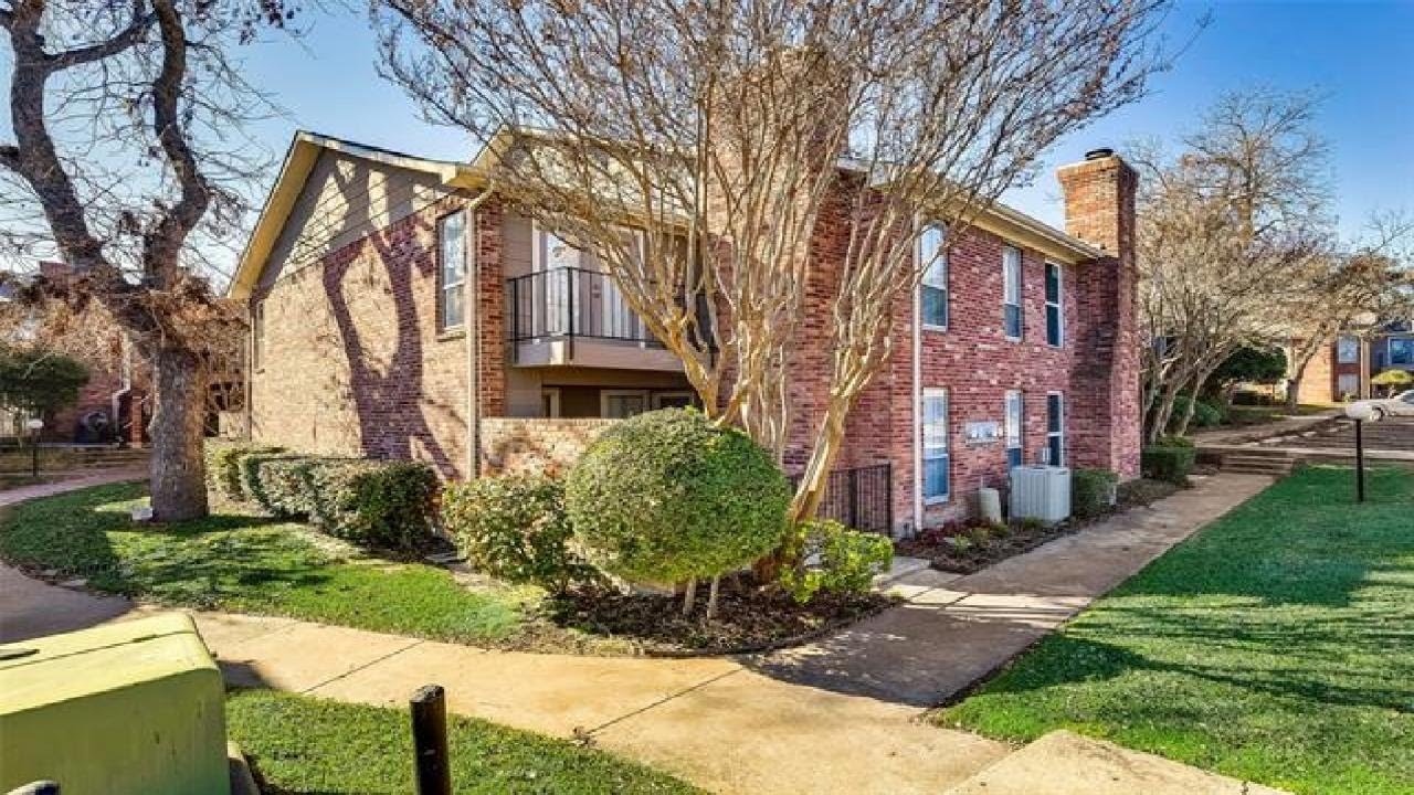 7510 Holly Hill Drive, Dallas, TX Presented by Sandon Real Estate Group