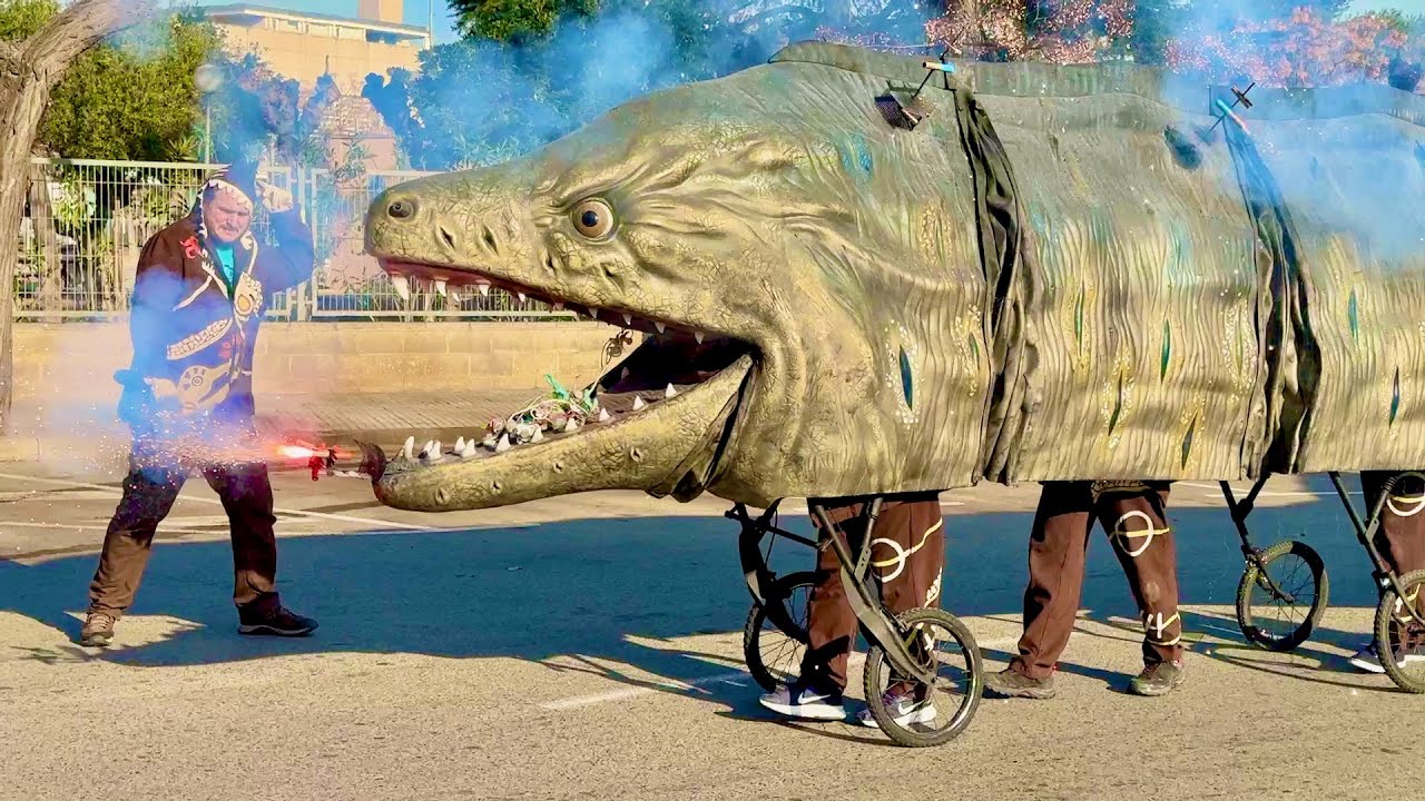 LA MORENA DE SALOU amb pirotècnia Cercavila del Seguici Festiu de Salou (Festa Major de Salou 2024)