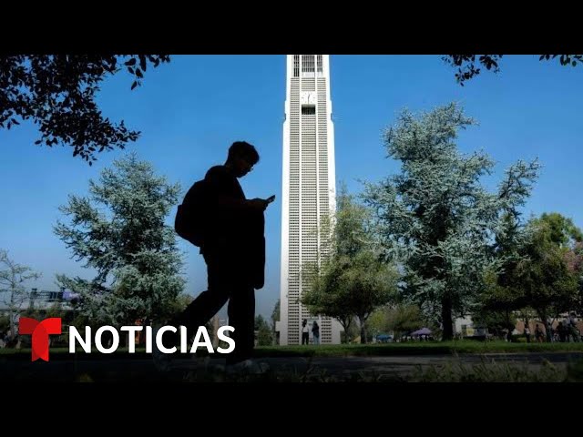 Suspenden a universitario por tener rifle en su dormitorio | Noticias Telemundo