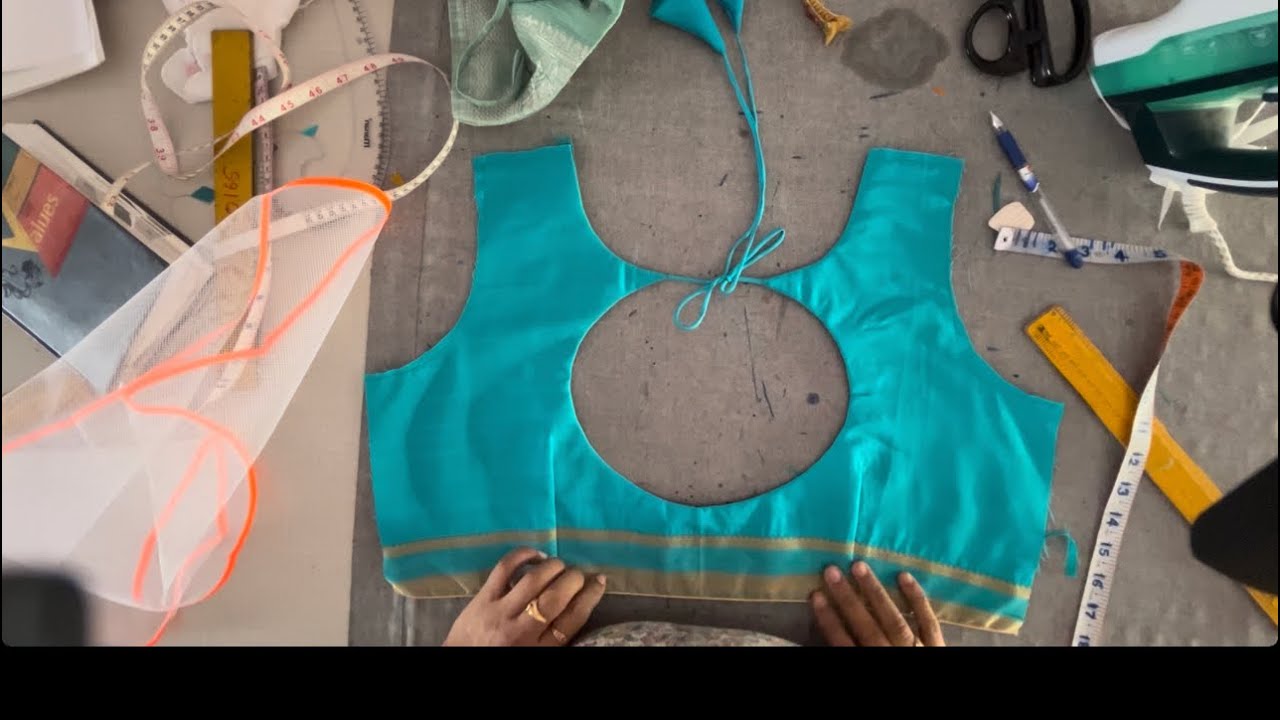 Simple and ಬ್ಯೂಟಿಫುಲ್ ಬ್ಲೌಸ್ back ನೆಕ್ design ಹೇಗೆ ಮಾಡೋದು ನೋಡಿ